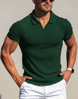 Silvorne camiseta de punto verde oscuro de manga corta para hombre con cuello vuelto y ajuste entallado.