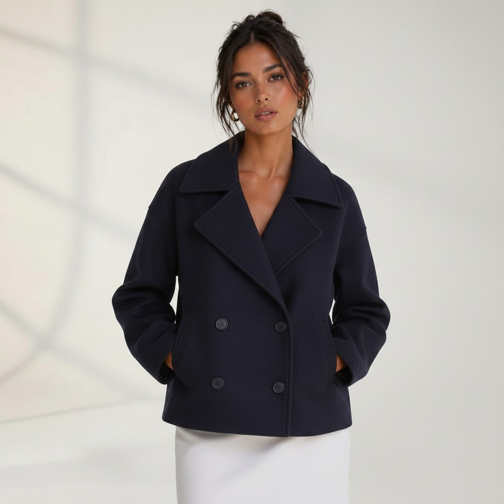 Silvorne chaqueta corta azul marino de poliéster para mujer, con cuello francés y doble botonadura.
